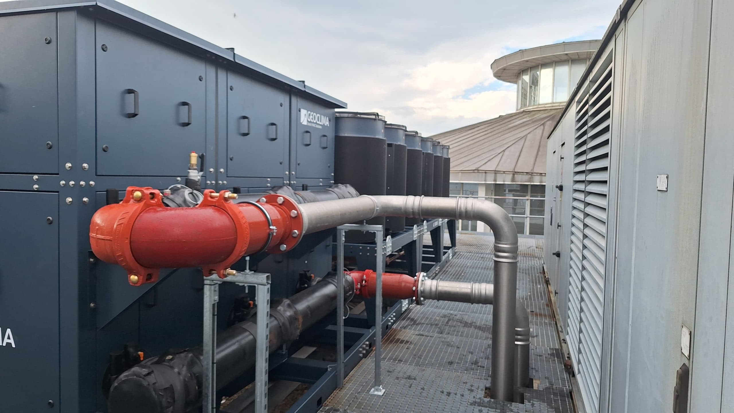 Unit 6 Geoclima chiller on John Lewis' rooftop in Glasgow